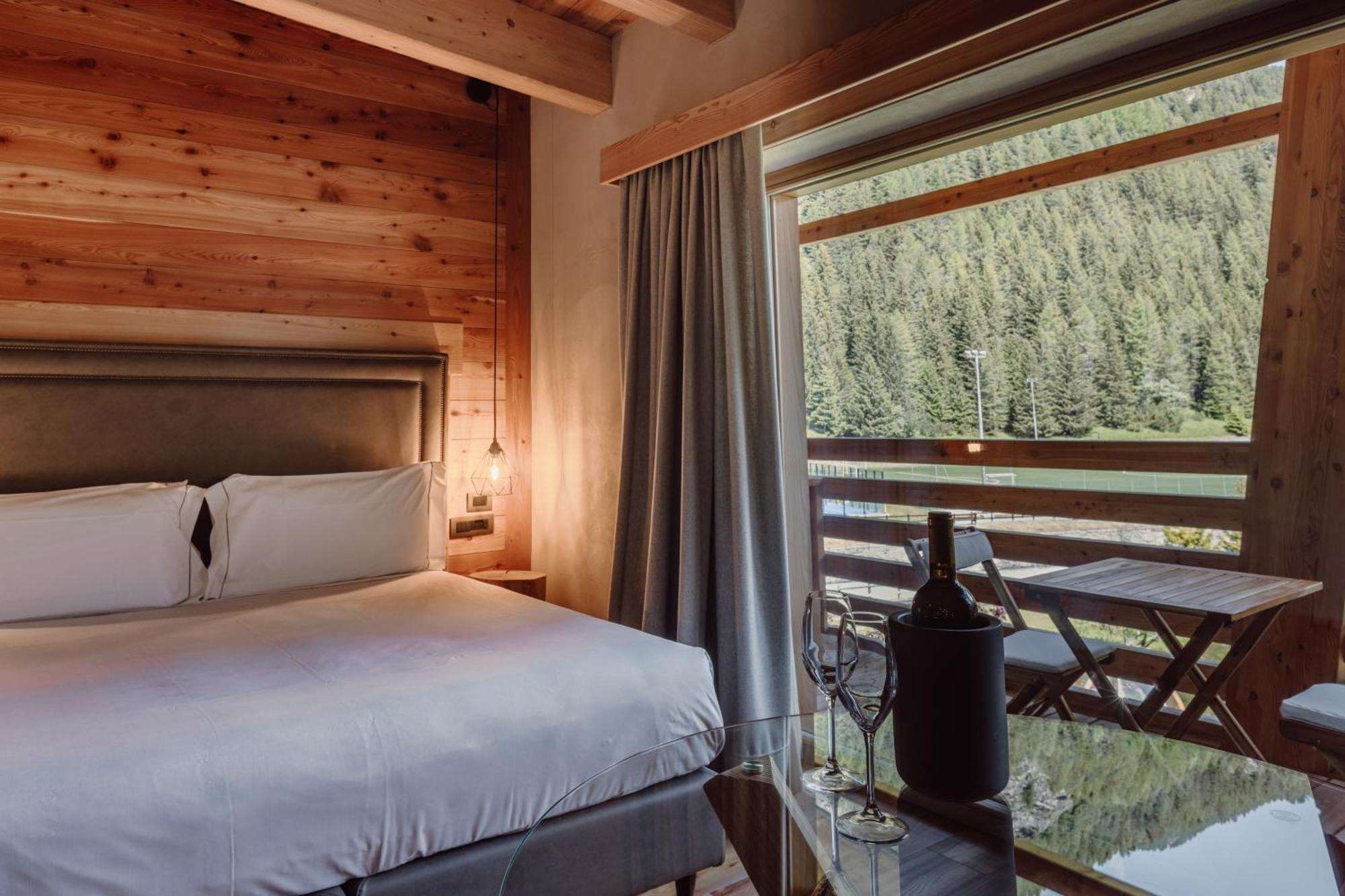 Au Charmant Petit Lac - Ecohotel Parc & Spa Champoluc Eksteriør bilde