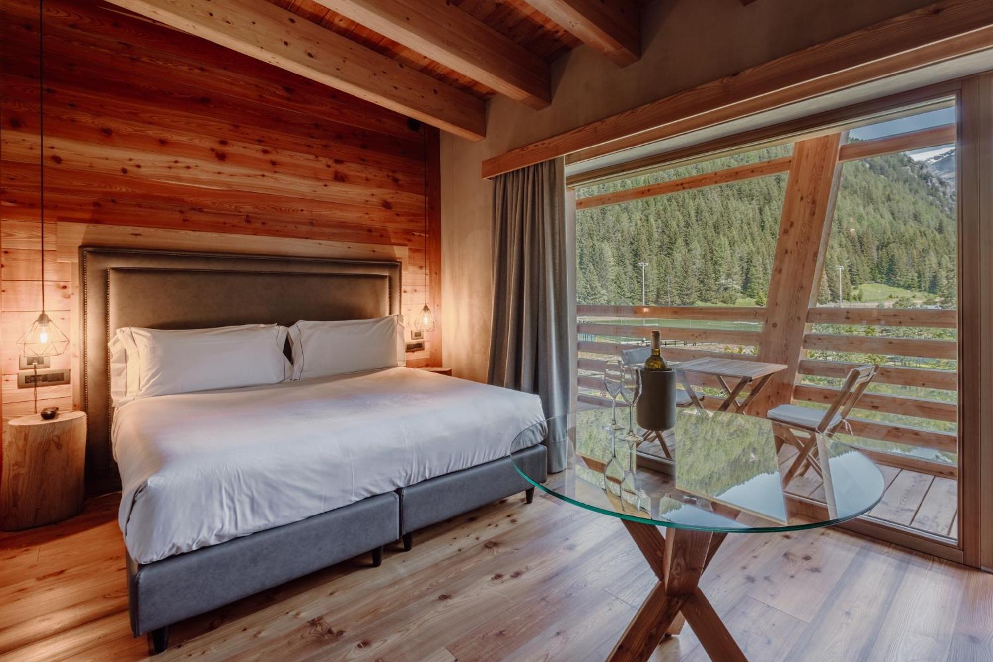 Au Charmant Petit Lac - Ecohotel Parc & Spa Champoluc Eksteriør bilde