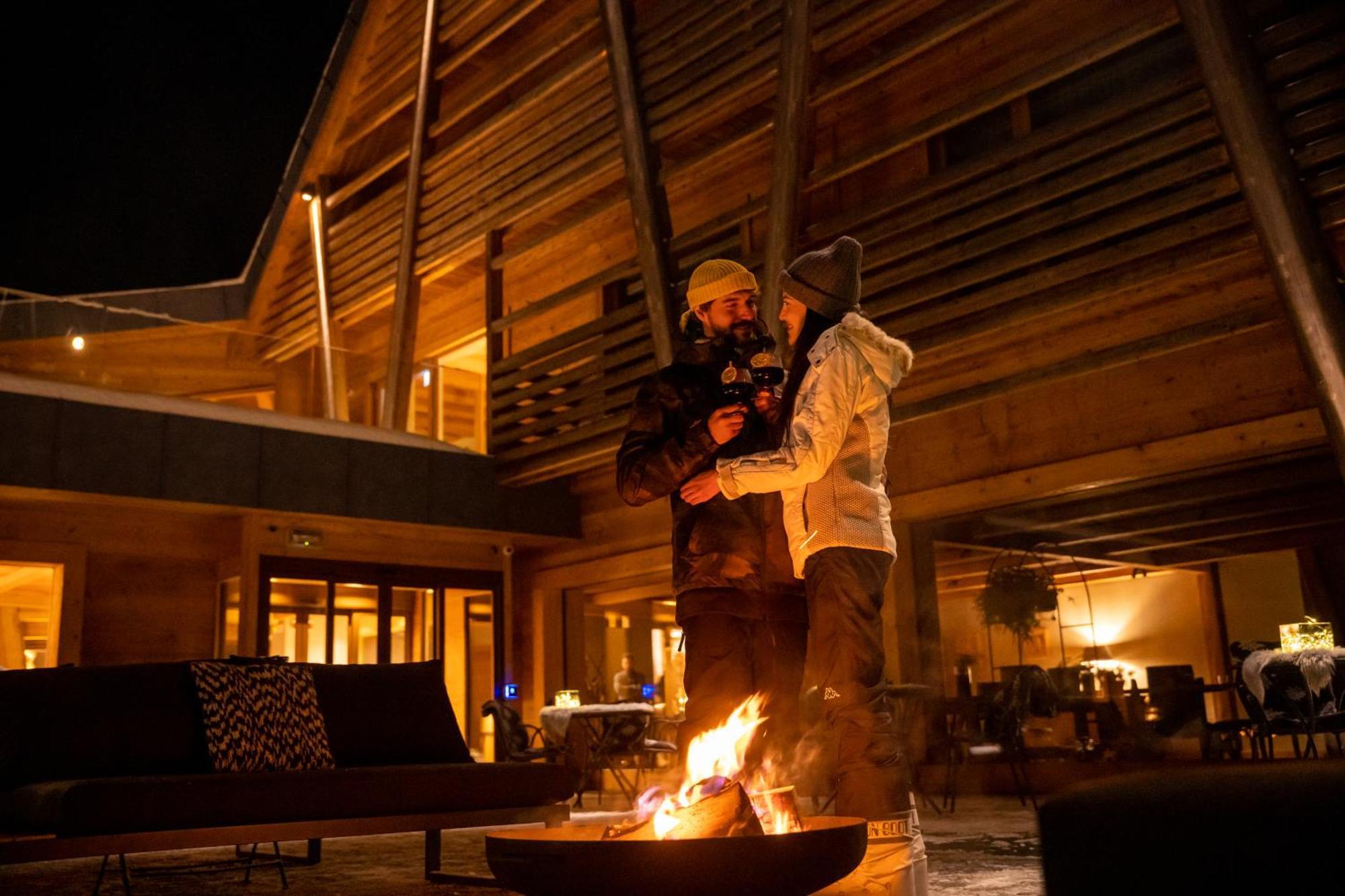 Au Charmant Petit Lac - Ecohotel Parc & Spa Champoluc Eksteriør bilde