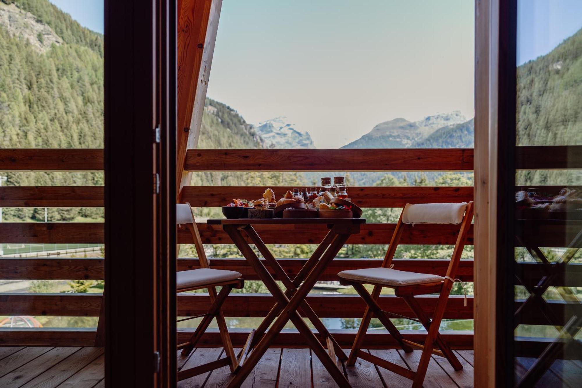 Au Charmant Petit Lac - Ecohotel Parc & Spa Champoluc Eksteriør bilde