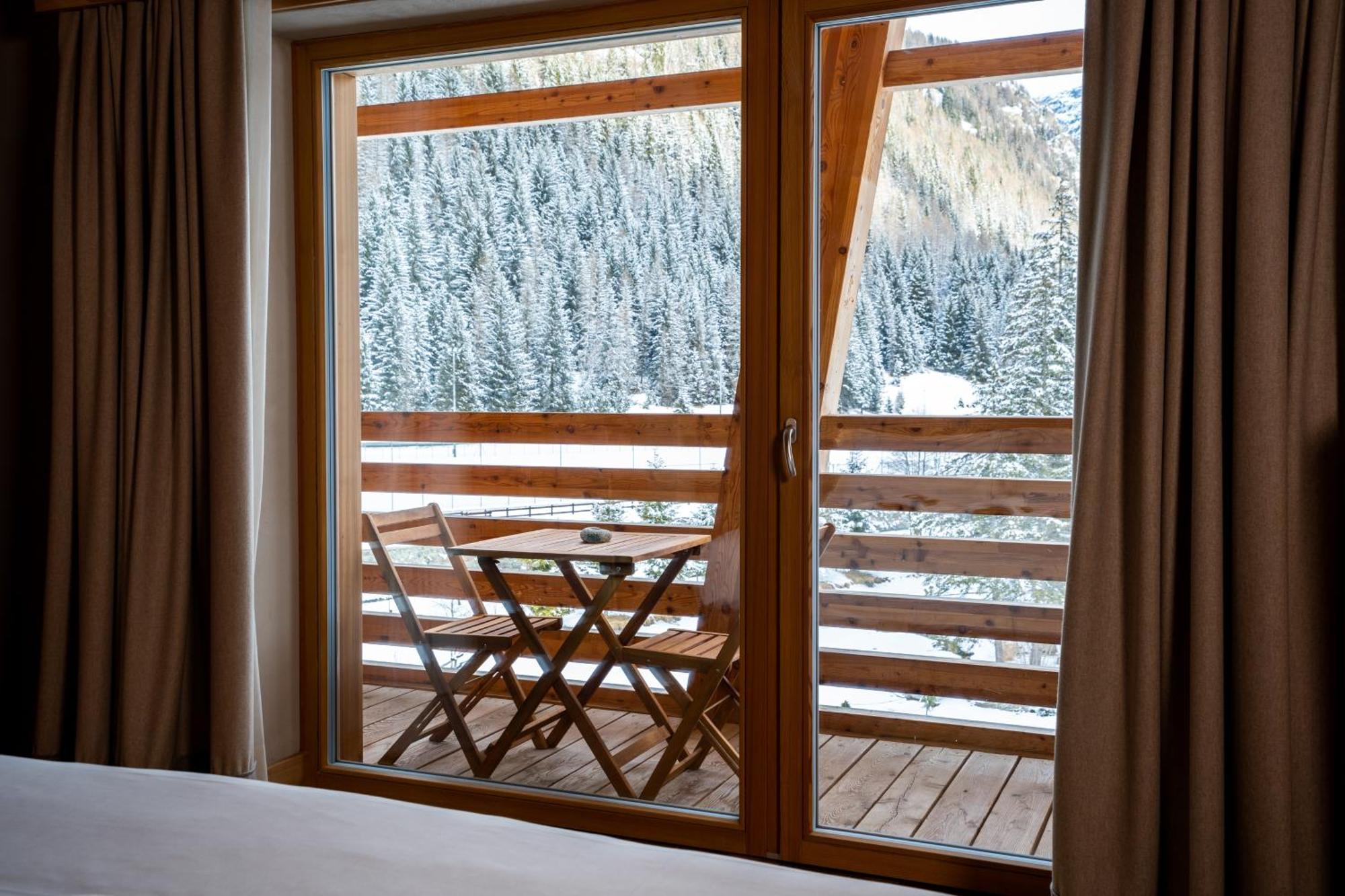 Au Charmant Petit Lac - Ecohotel Parc & Spa Champoluc Eksteriør bilde