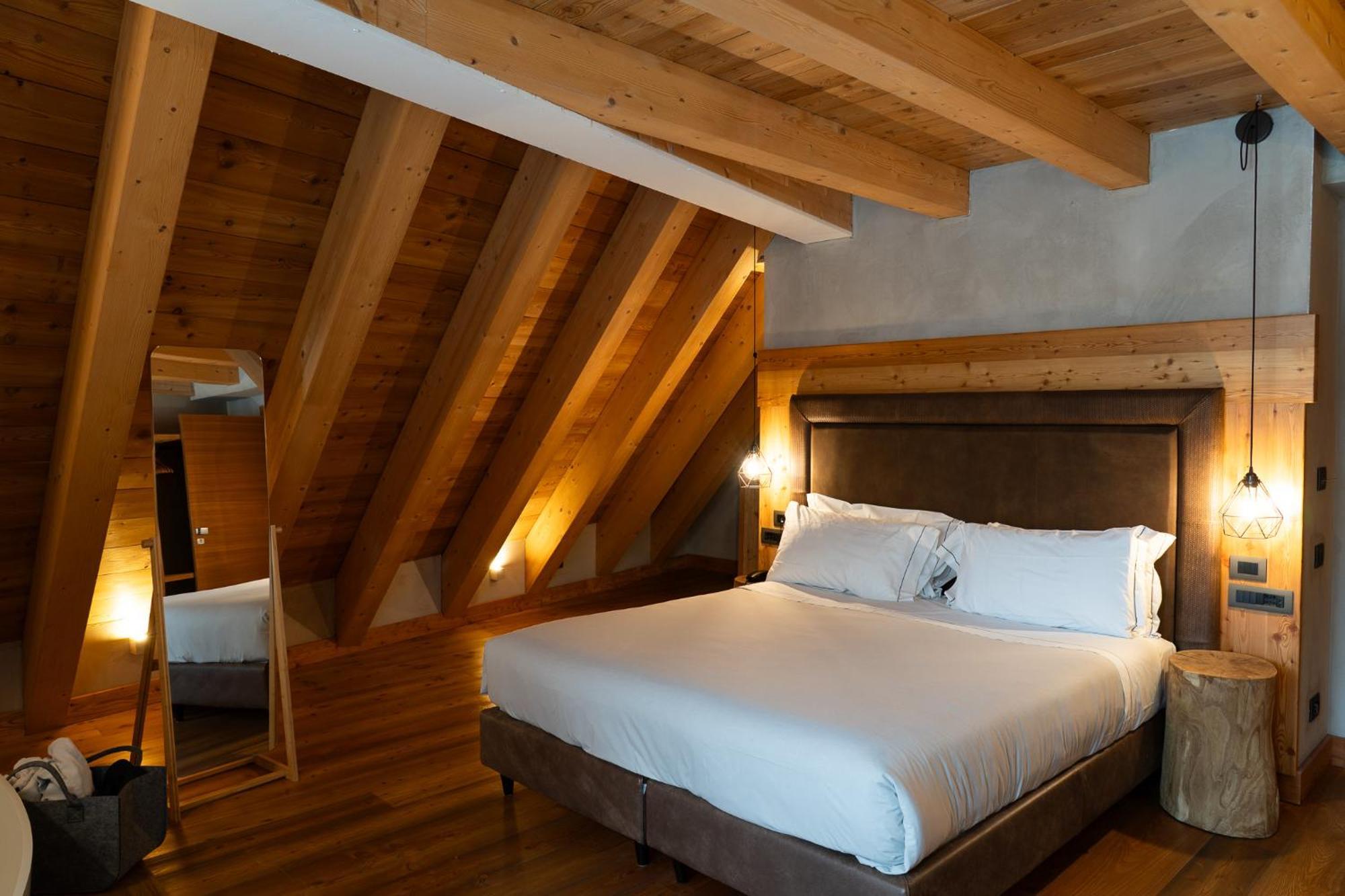 Au Charmant Petit Lac - Ecohotel Parc & Spa Champoluc Eksteriør bilde